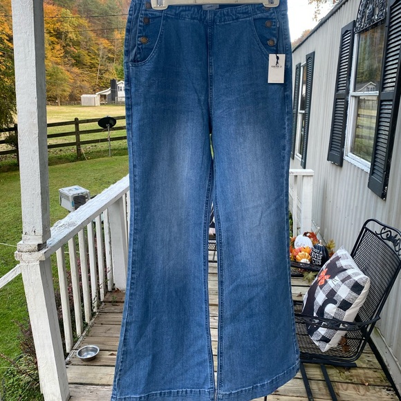 JEAN'S - Picture 7 of 9